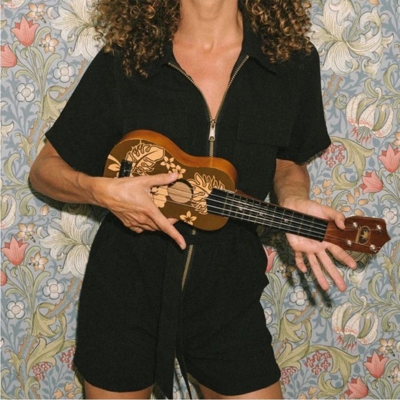 JACKSON ROWE Coretta Linen Blend Black Zip Up Romper - Picture 2 of 7